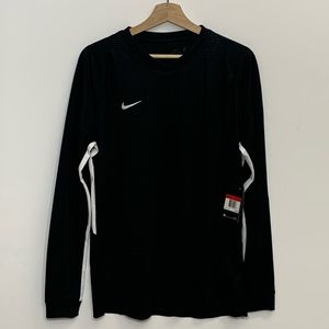 NWT!! Nike long sleeved training shirt
